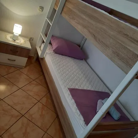 Apartment Studio Ravlic *